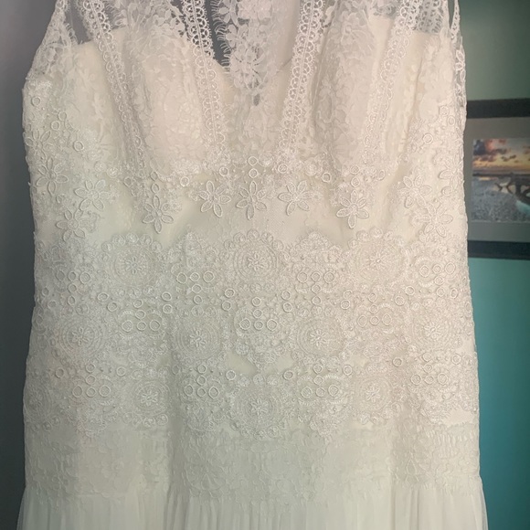 Wedding dress - Picture 2 of 14